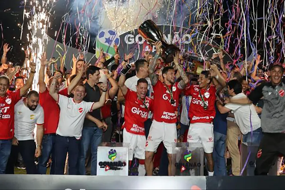 Vila Nova consegue virada histórica e é campeão goiano após 20 anos