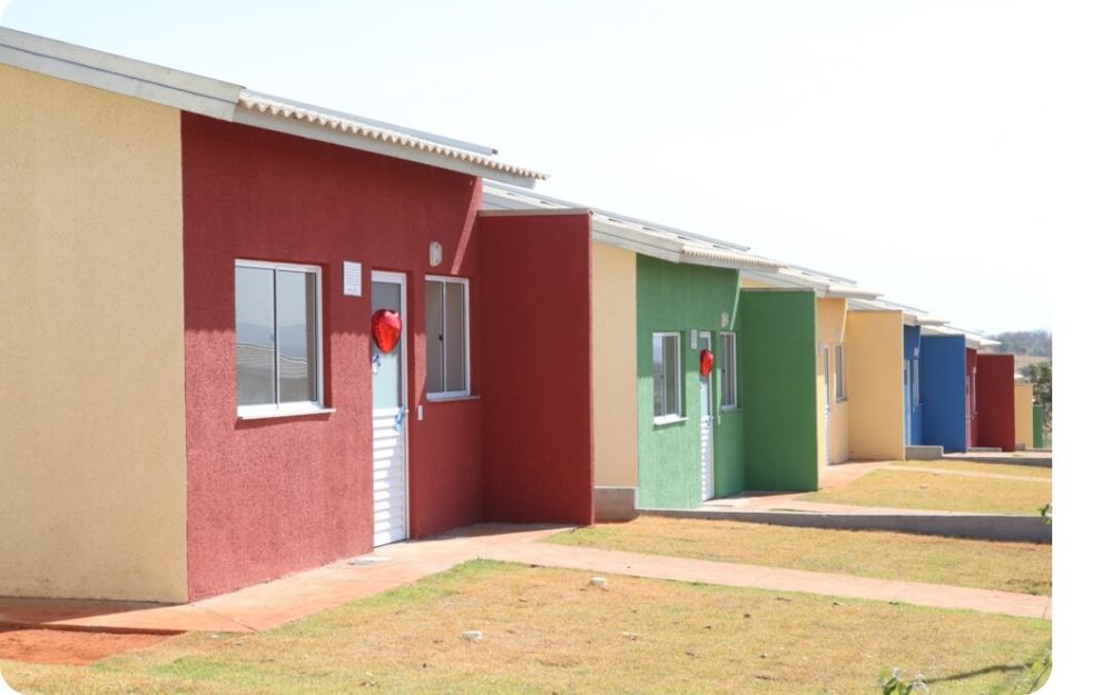 Agehab entrega casas a custo zero em Santa Cruz de Goiás