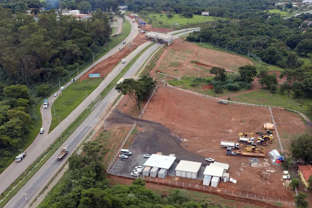 Governo de Goiás retoma obras de viaduto estratégico na GO-020, entre Goiânia e Senador Canedo