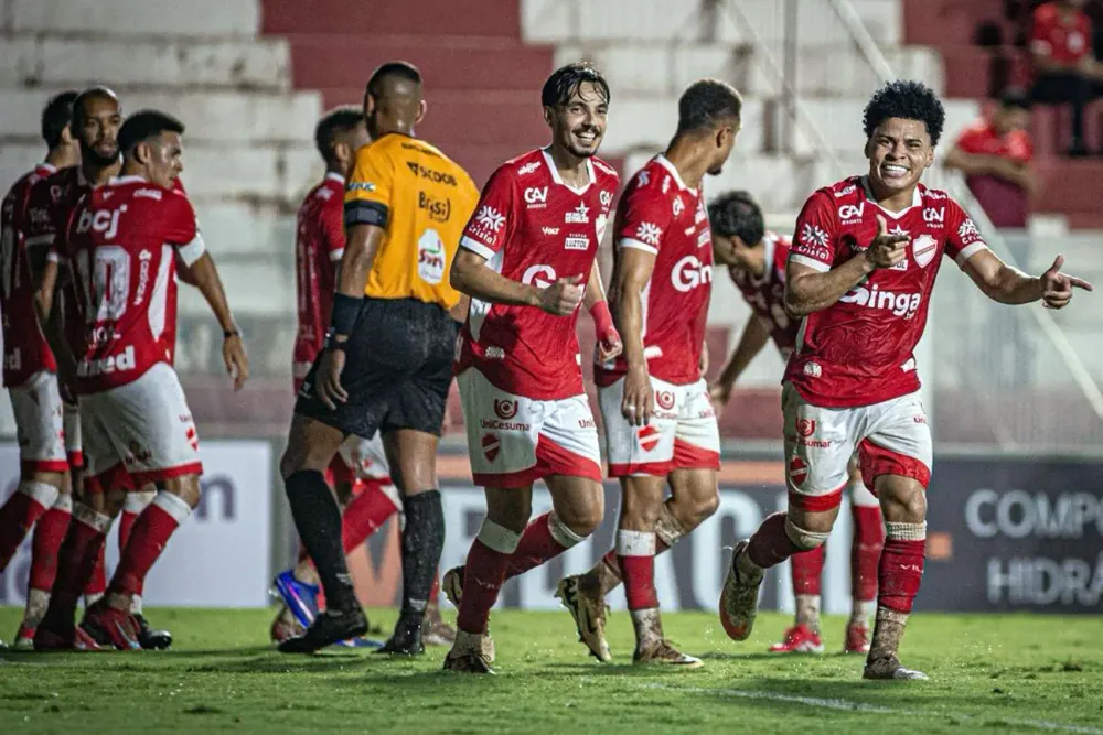 Vila Nova busca manter liderança nesta quinta (29) diante do Centro Oeste no Goianão 2026