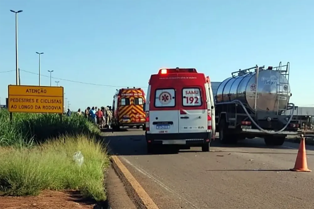 Colisão entre carro e motocicleta deixa um morto na GO-020, em Bela Vista de Goiás