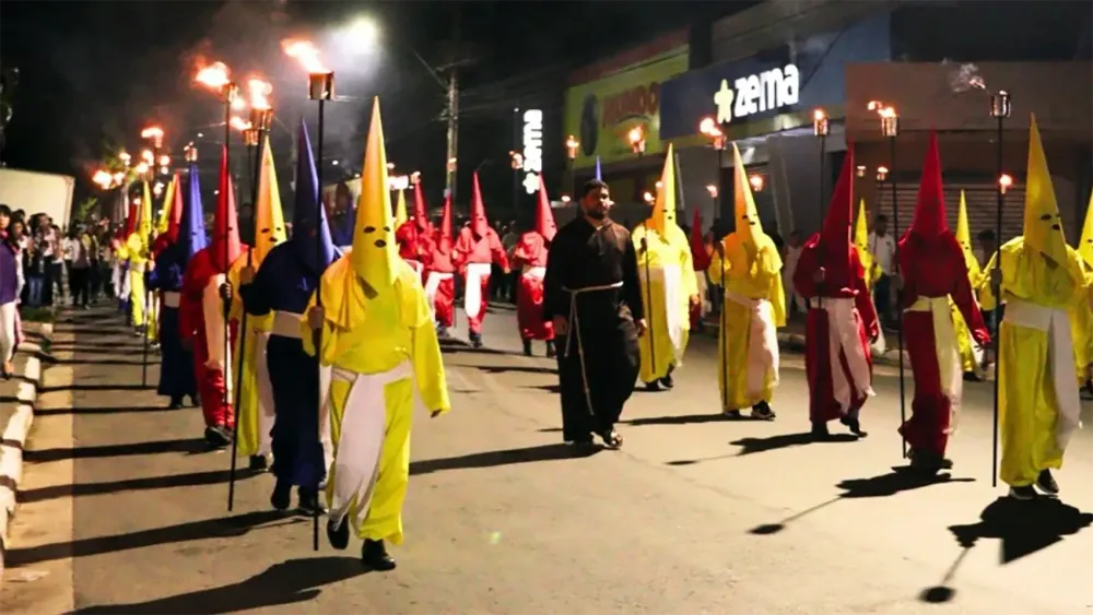 Procissão do Fogaréu fortalece a fé e a tradição da Semana Santa em Hidrolândia