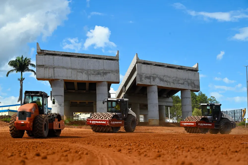 Viaduto na GO-020 ganha ritmo após chuvas e avança rumo à conclusão em 2026