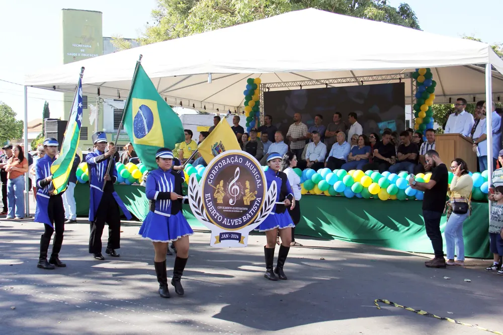 Desfile Cívico reúne escolas, fanfarras e comunidade na celebração dos 130 anos de Bela Vista de Goiás