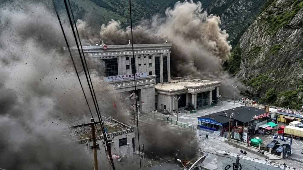 Tragédia no Nepal: Enxurrada e avalanche na fronteira com Tibete matam centenas e deixam desaparecidos