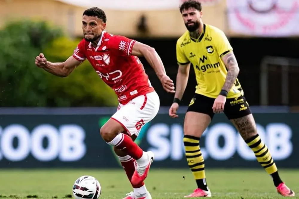 Vila Nova sofre dois gols nos acréscimos para o São Bernardo fora de casa e perde liderança da Série B
