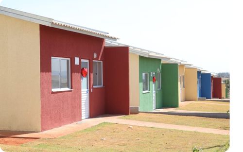Agehab entrega casas a custo zero em Santa Cruz de Goiás