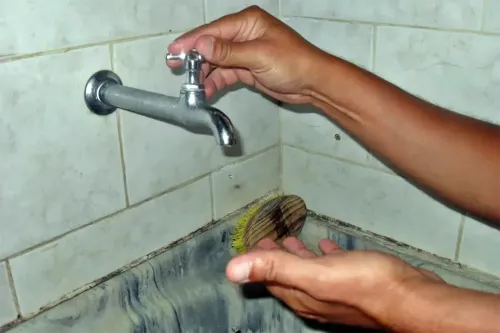 Moradores reclamam de falta de água na cidade há quase 20 dias