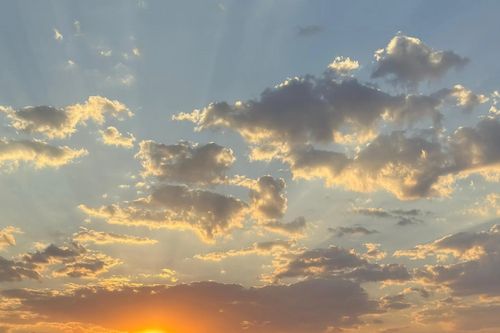 Frente fria pode aliviar o calor em Goiânia e região, mas tempo firme predomina