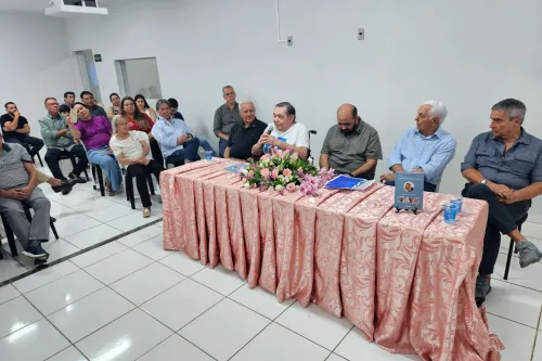 Hélio Mauro Umbelino Lobo lança obra literária em noite de celebração à cultura bela-vistense