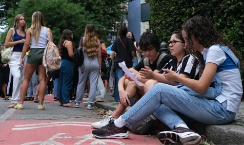 Cerca de 70% dos inscritos fizeram as duas etapas da prova do Enem 2025