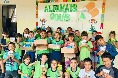 Governo de Goiás recebe Selo Ouro por excelência em políticas de alfabetização