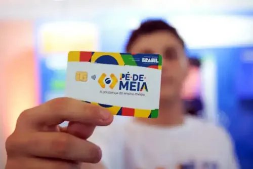 Atenção estudantes: inscrições do Pé-de-Meia Licenciaturas começam nesta terça-feira (17)