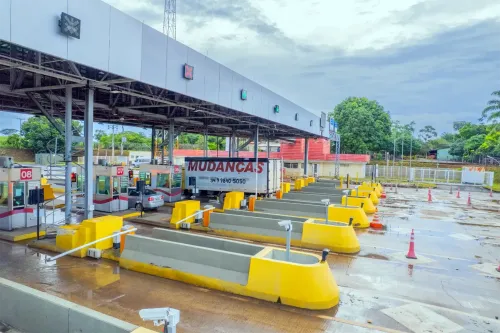 Pedágio na BR-153, dobra de valor enquanto rodovia ainda precisa de manutenção, em Piracanjuba