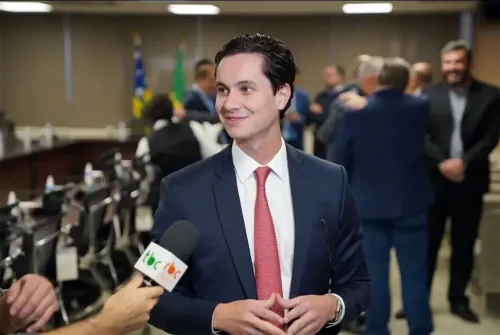 Operação mira servidores públicos por desvio de recursos em contratações de construtoras realizadas pela Agehab.