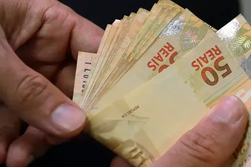 Aposentados e pensionistas do INSS terão o 13° salário antecipado para os meses de abril e maio